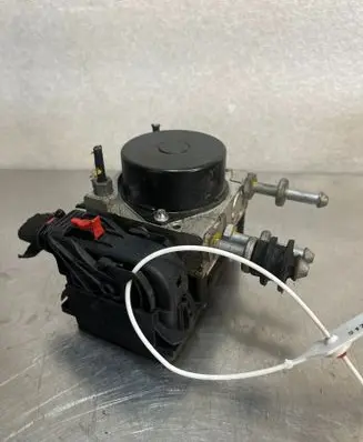 Volkswagen Golf V Master brake cylinder