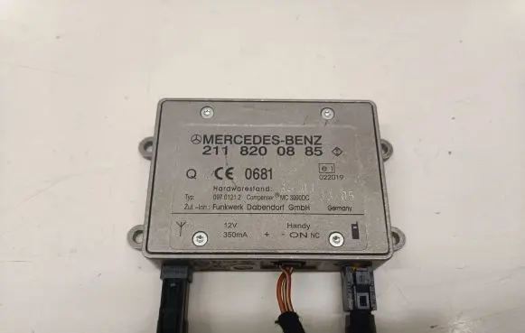 Mercedes-Benz ML W164 Antenna control unit 2118200885