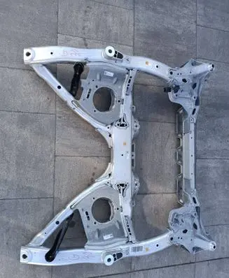 BMW 5 G30 G31 Front subframe 6861106