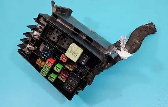 Volkswagen Jetta VI Fuse box set IMPRK1461771