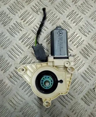 Mercedes-Benz B W245 Rear door window regulator motor 996147102 A1698204642 7746013302