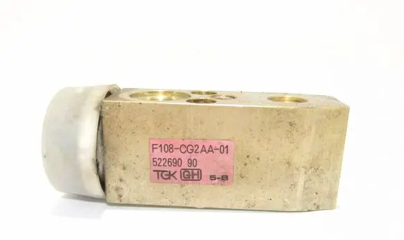 KIA Opirus Air conditioning (A/C) expansion valve F108CG2AA01