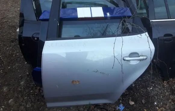 KIA Ceed Rear door