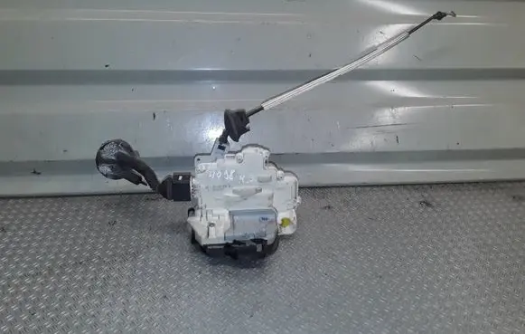 Audi A6 S6 C6 4F Front door lock 4F1837015