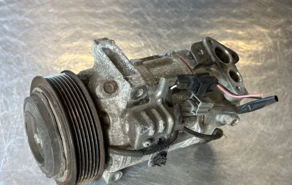 Nissan Qashqai Air conditioning (A/C) compressor (pump) 926004EB1A