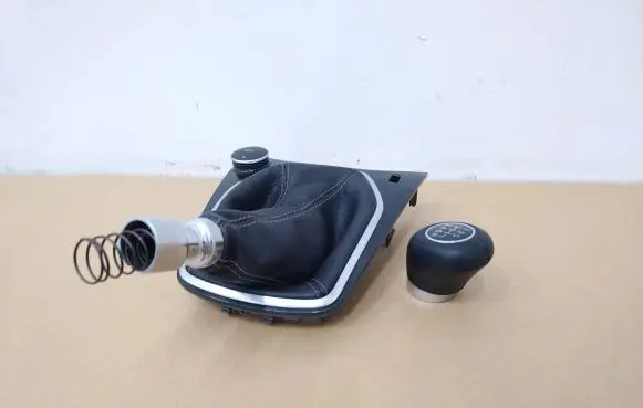 Ford Fiesta Gear lever shifter trim leather/knob H1BBA044H82A A044H82A A044H82