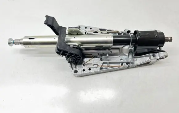 Mercedes-Benz C W204 Steering wheel axle A2044604516 11031010692 P204460310