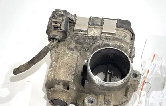 Skoda Fabia Mk3 (NJ) Engine shut-off valve 04C133062D