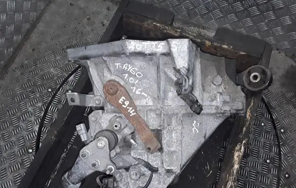 Toyota Aygo AB40 Manual 5 speed gearbox 20tt55
