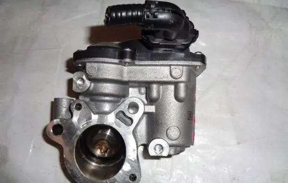 Renault Kadjar EGR valve 147100361R