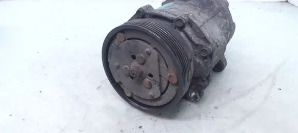 Volkswagen PASSAT B4 Air conditioning (A/C) compressor (pump) 1H0820803D
