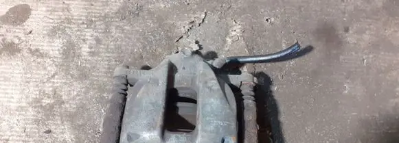 Honda CR-V Front brake caliper