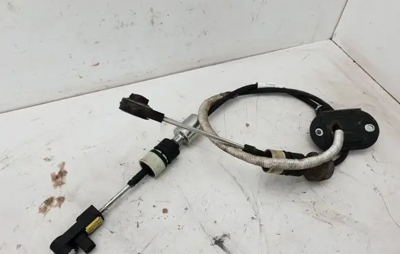 Volvo XC70 Gear shift cable linkage 31259082