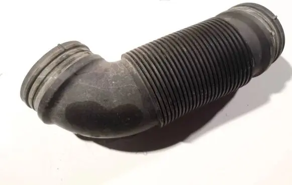 Volkswagen Golf V Air intake hose/pipe 1k0129684b