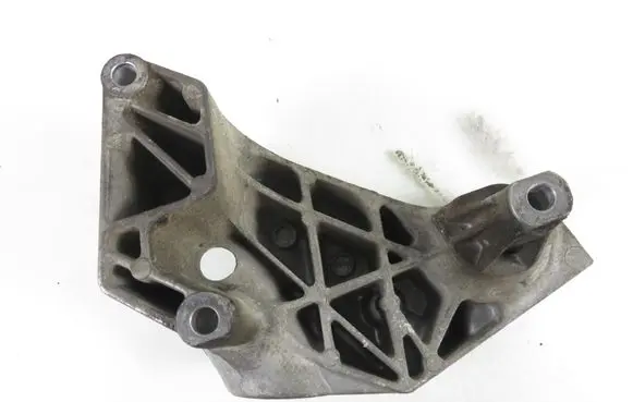 Skoda Octavia Mk1 (1U) Engine mounting bracket 038199207J