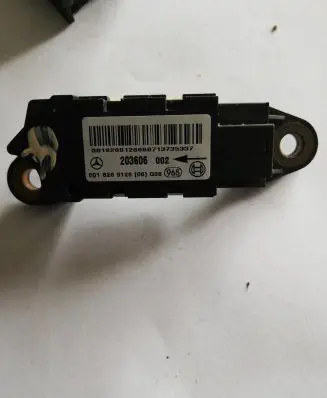 Mercedes-Benz C W203 Airbag deployment crash/impact sensor 0018209126