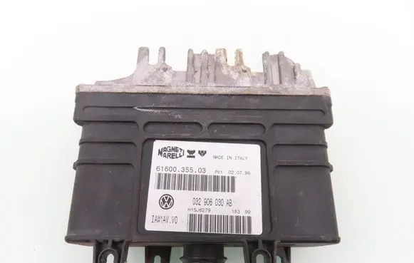 Volkswagen Polo III 6N 6N2 6NF Engine control unit/module 6160035503 032906030AB