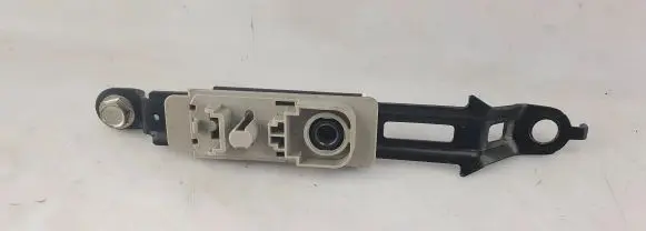 Nissan X-Trail T32 Seat belt height adjuster 