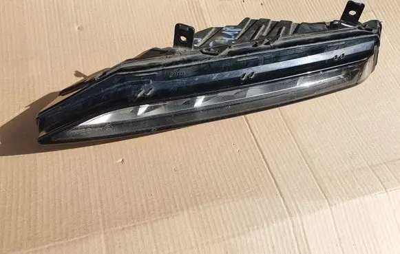 Skoda Superb B8 (3V) Front fog light 3V0941699B
