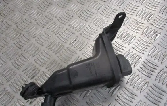 Audi A4 Allroad B9 Power steering fluid tank/reservoir