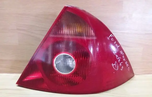 Ford Mondeo Mk III Rear/tail lights