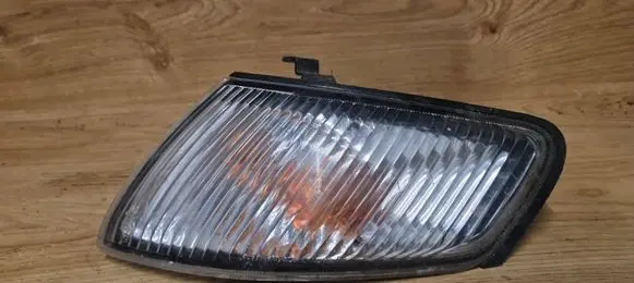 Mazda 626 Front indicator light 21061822