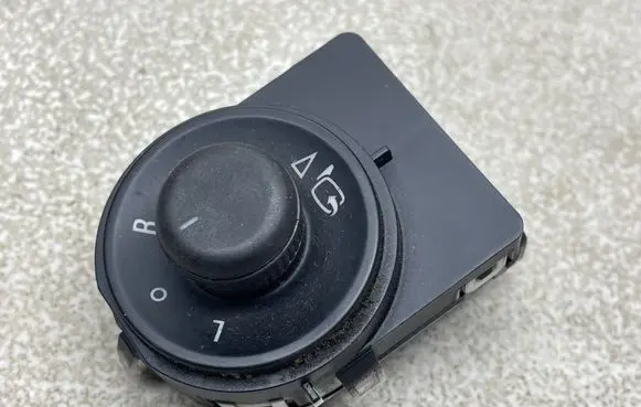 Opel Zafira C Wing mirror switch 13271833