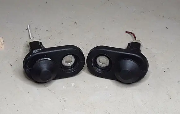 Toyota Avensis T250 Rear door sensor 