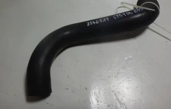 BMW 5 E39 Turbo air intake inlet pipe/hose 2246717