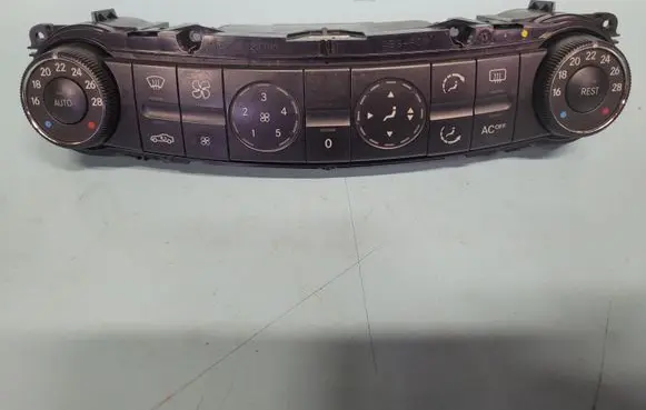Mercedes-Benz E W211 Climate control unit 2118300385