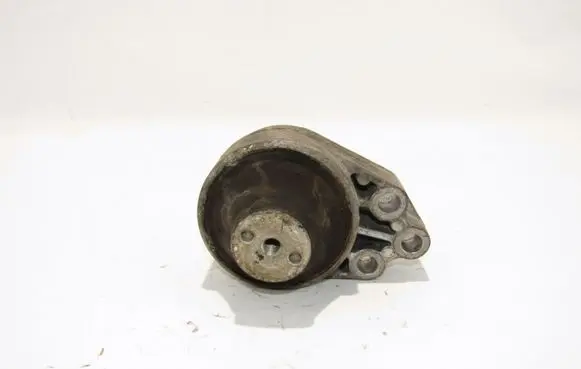 Ford Fiesta Engine mount bracket