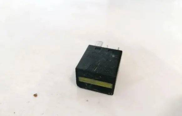 Ford Mondeo Mk III Other relay 2w9314b192ba 024321c