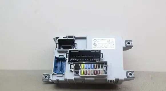 Fiat 500 Fuse module 054101606830 00521282610