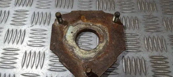 Nissan X-Trail T30 Coil spring mount 