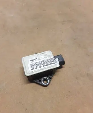 Audi A4 S4 B7 8E 8H ESP acceleration yaw rate sensor 8E0907637B 261283W605