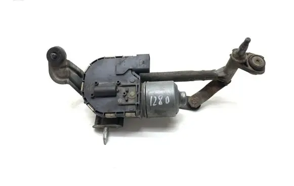 Volkswagen Golf Plus Wiper motor 5M0955120 0390241780