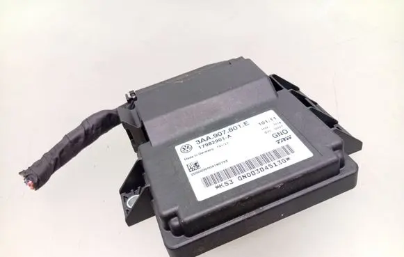 Volkswagen PASSAT B7 Hand brake control module 3AA907801E