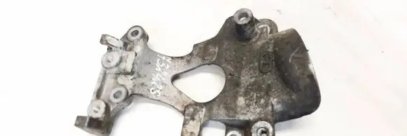 Honda Civic Engine mounting bracket