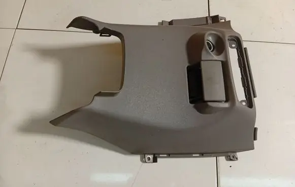 Nissan Almera Tino Other interior part 68104BU200