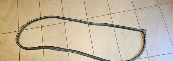 Honda CR-V Front door rubber seal 
