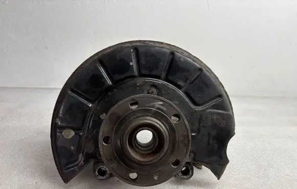 Volkswagen PASSAT B6 Front wheel hub spindle knuckle 3C04072576
