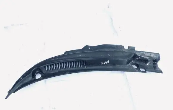 Chrysler 300M Wiper trim 04805015 42107h