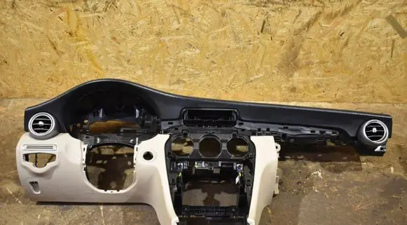 Mercedes-Benz C W205 Dashboard