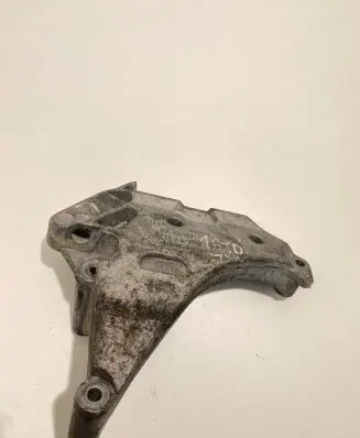 Volkswagen Golf VI Engine mounting bracket 03L199207