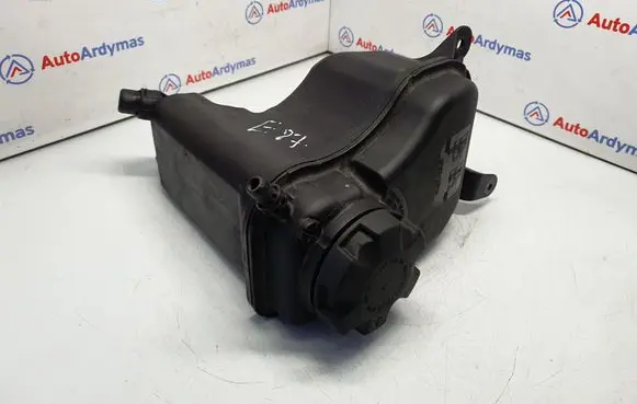 BMW 1 E81 E87 Coolant expansion tank/reservoir 7567462 17137567462 7640514