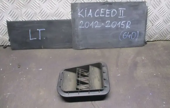 KIA Ceed Quarter panel pressure vent 