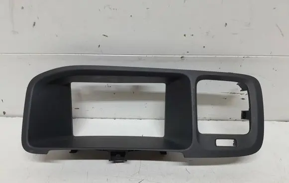 Volvo V60 Radio/GPS head unit trim 30791675