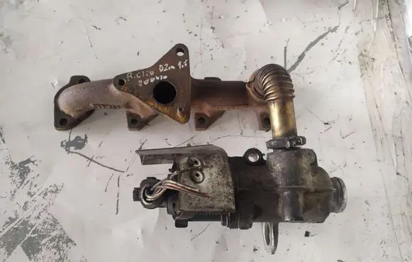 Renault Clio II Exhaust manifold