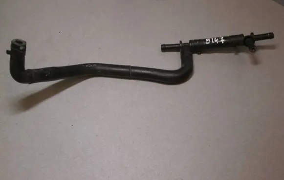 Volkswagen PASSAT B5.5 Engine coolant pipe/hose