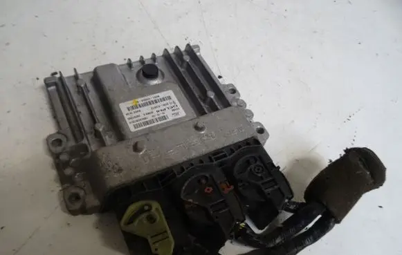 Ford Focus Engine control unit/module 12A650